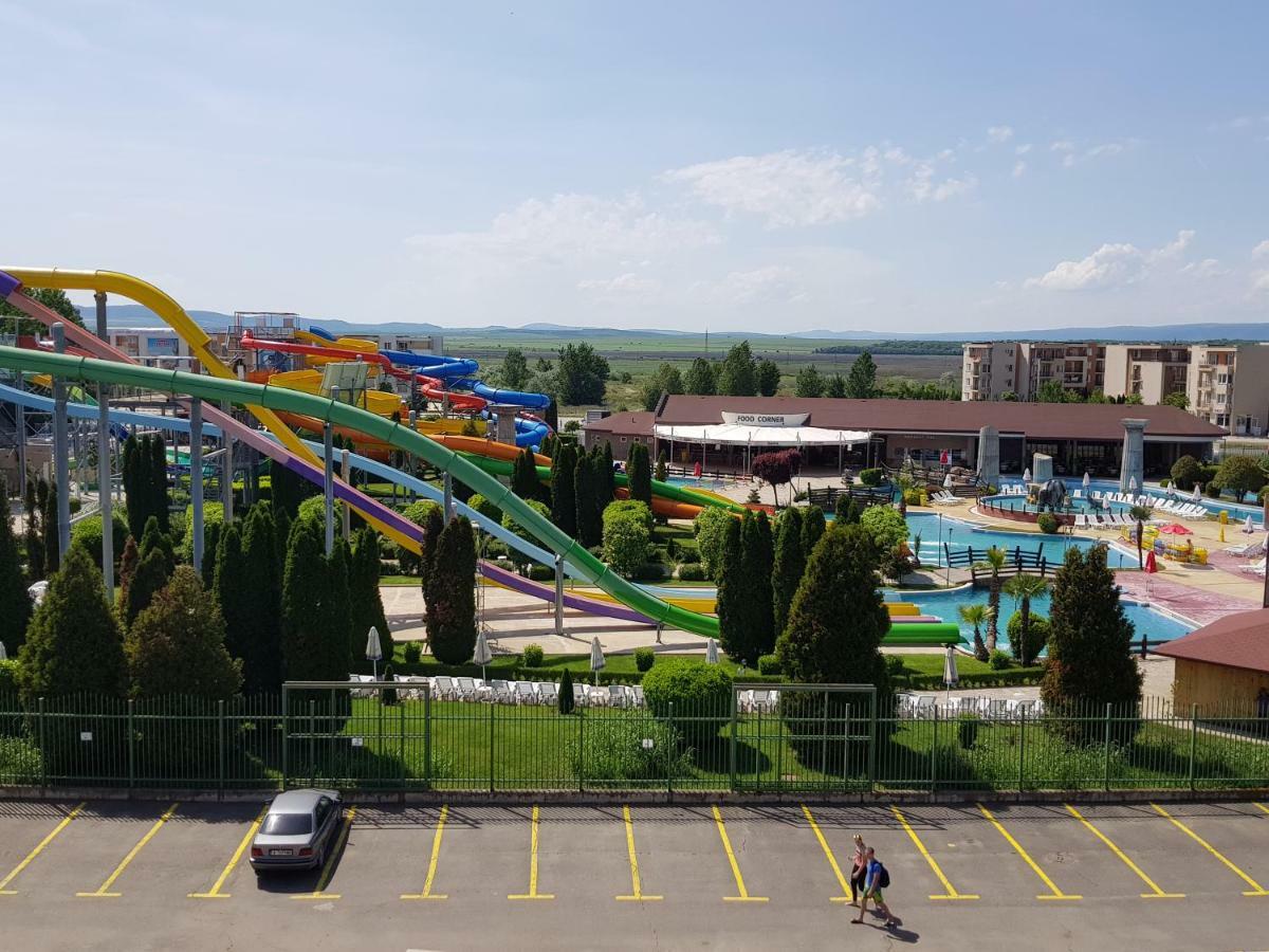 Aquapark Apartment Pantai Sunny Luaran gambar